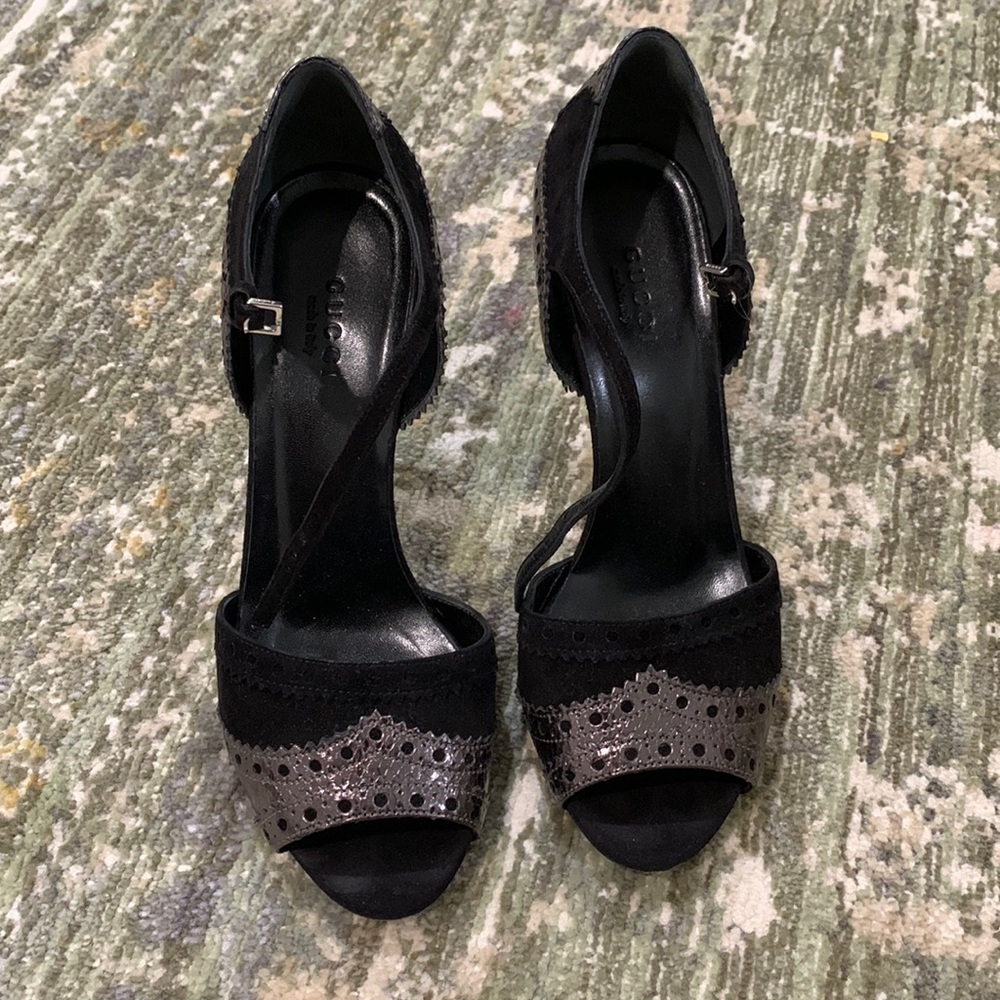 Black and gun metal suede and leather Gucci heels barely worn